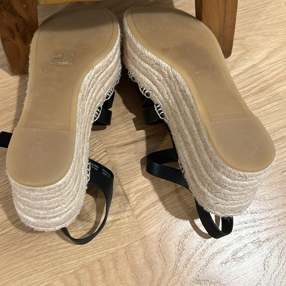 Tory Burch FISHERMAN ESPADRILLE WEDGE Size 8.5. Worn 1 - Picture 3 of 3